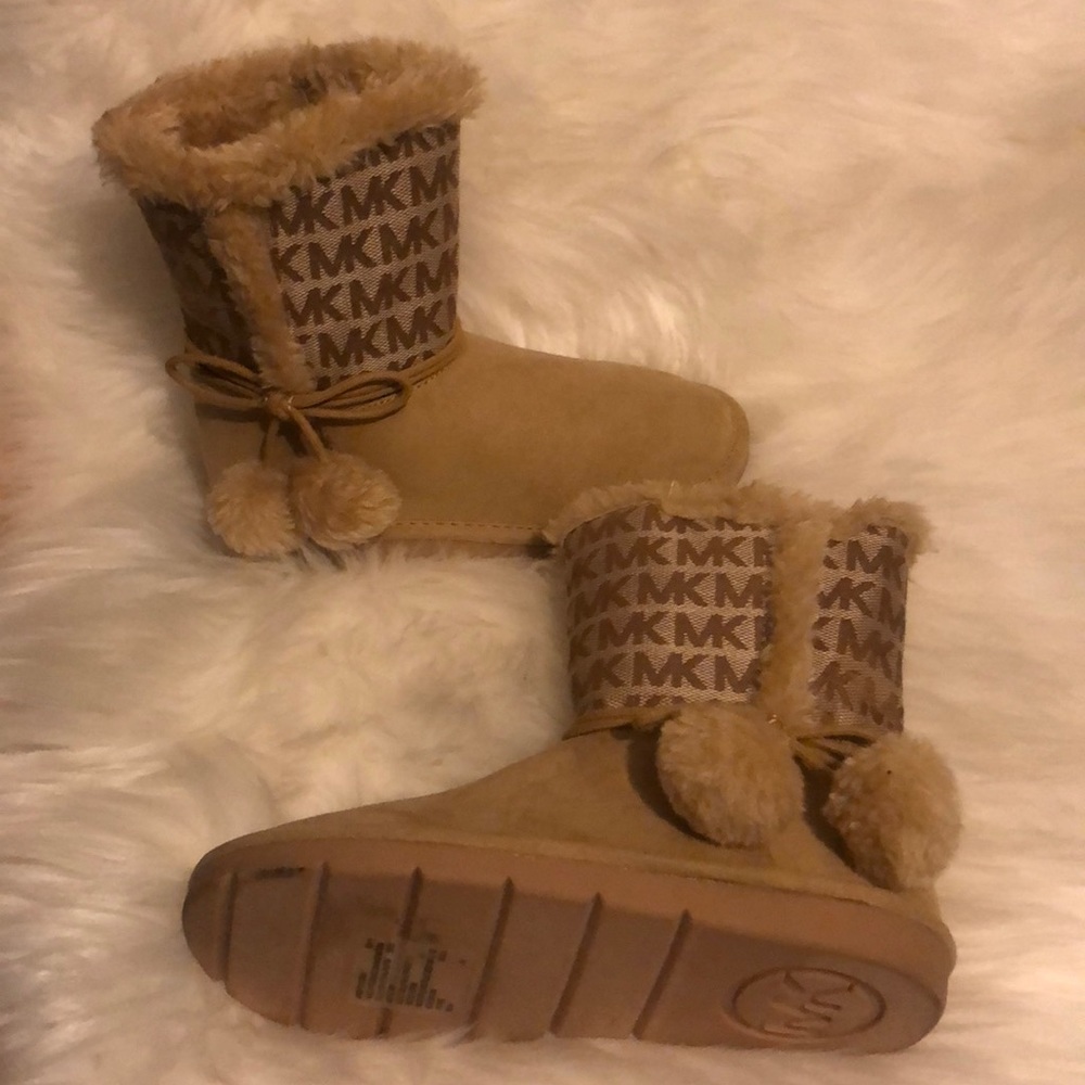 Mk boots size(11)girl🌹 - Picture 2 of 4